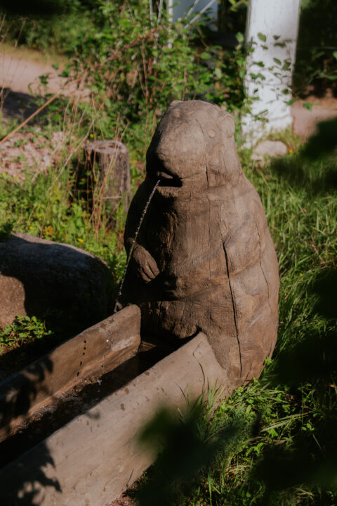 Laurent Le Deunff, "Fontaine", 2025, Vue de l'exposition "Vous qui errez à travers le monde" au FRAC Alsace - Photo : Sébastien Buzov Laurent Le Deunff, "Fontaine", 2025, Vue de l'exposition "Vous qui errez à travers le monde" au FRAC Alsace - Photo : Sébastien Buzov