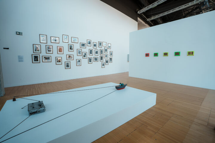 Vue de l'exposition "Voir, revoir" au FRAC Alsace - Crédit photo : Sébastien Buzov